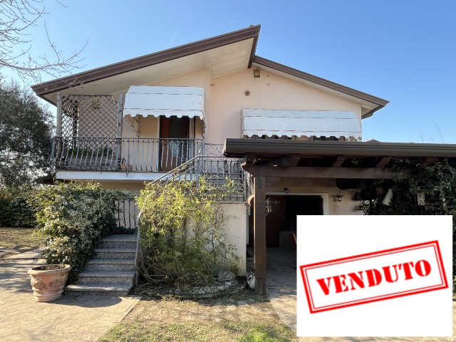 Casa Singola in Vendita a 2